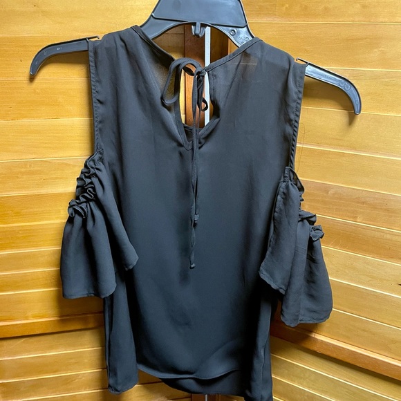 Black Off The Shoulder Ruffle Top. NY&C; size XS. - Picture 2 of 5